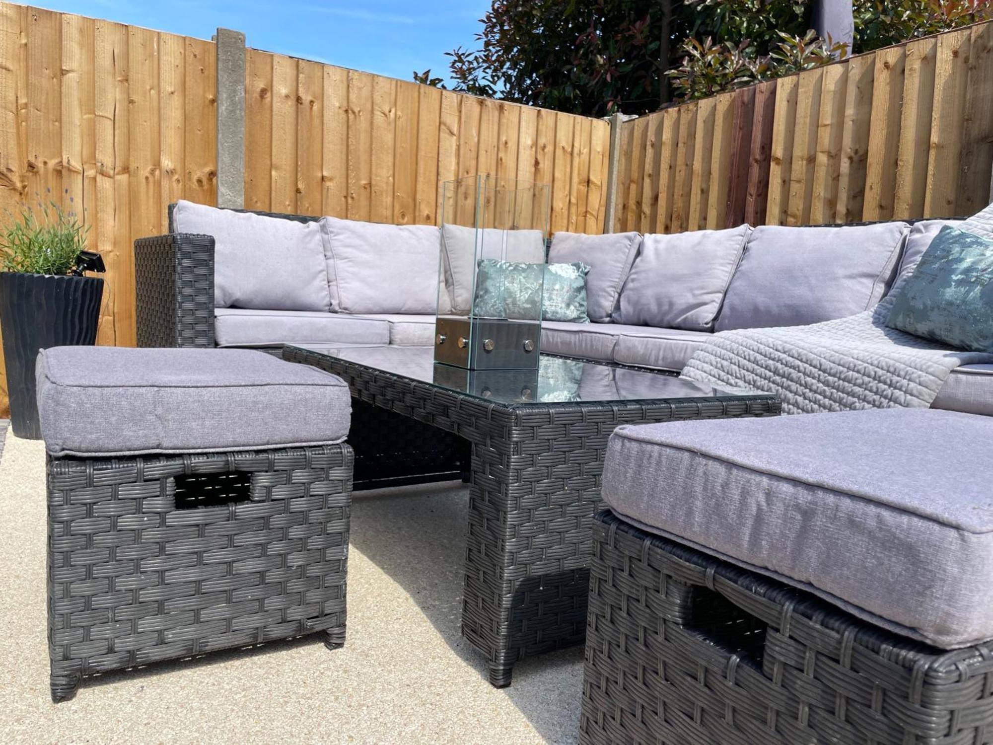 The Dooley 3-beds Sleeps 6 Pet Friendly Holiday home