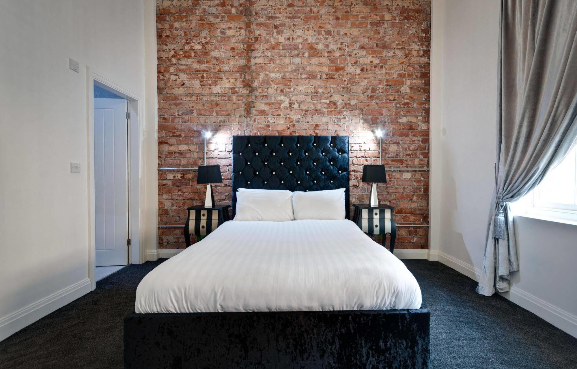 Ware 4* Liverpool