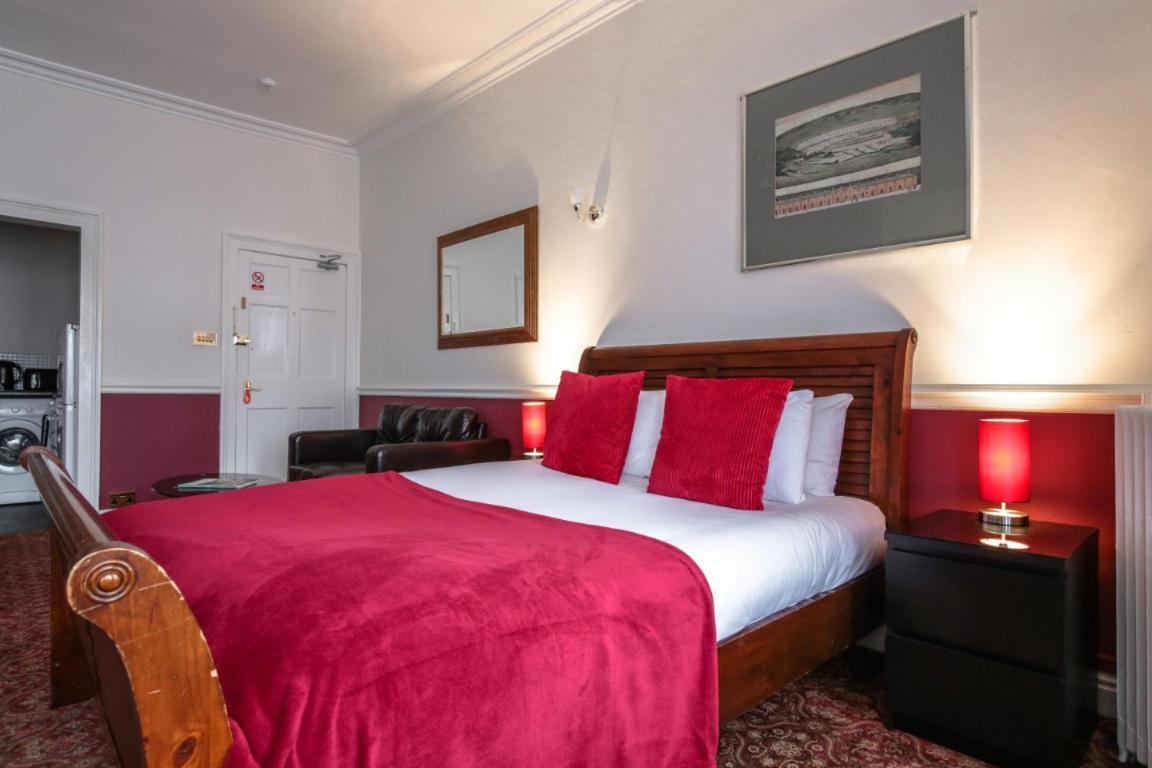 - Rodney Street Apartment *