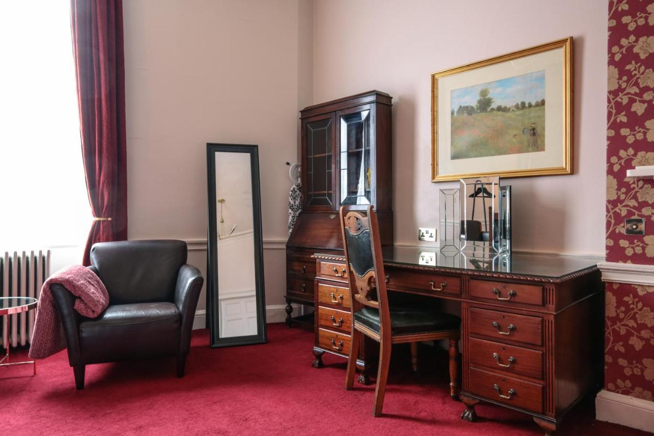 - Rodney Street Apartment