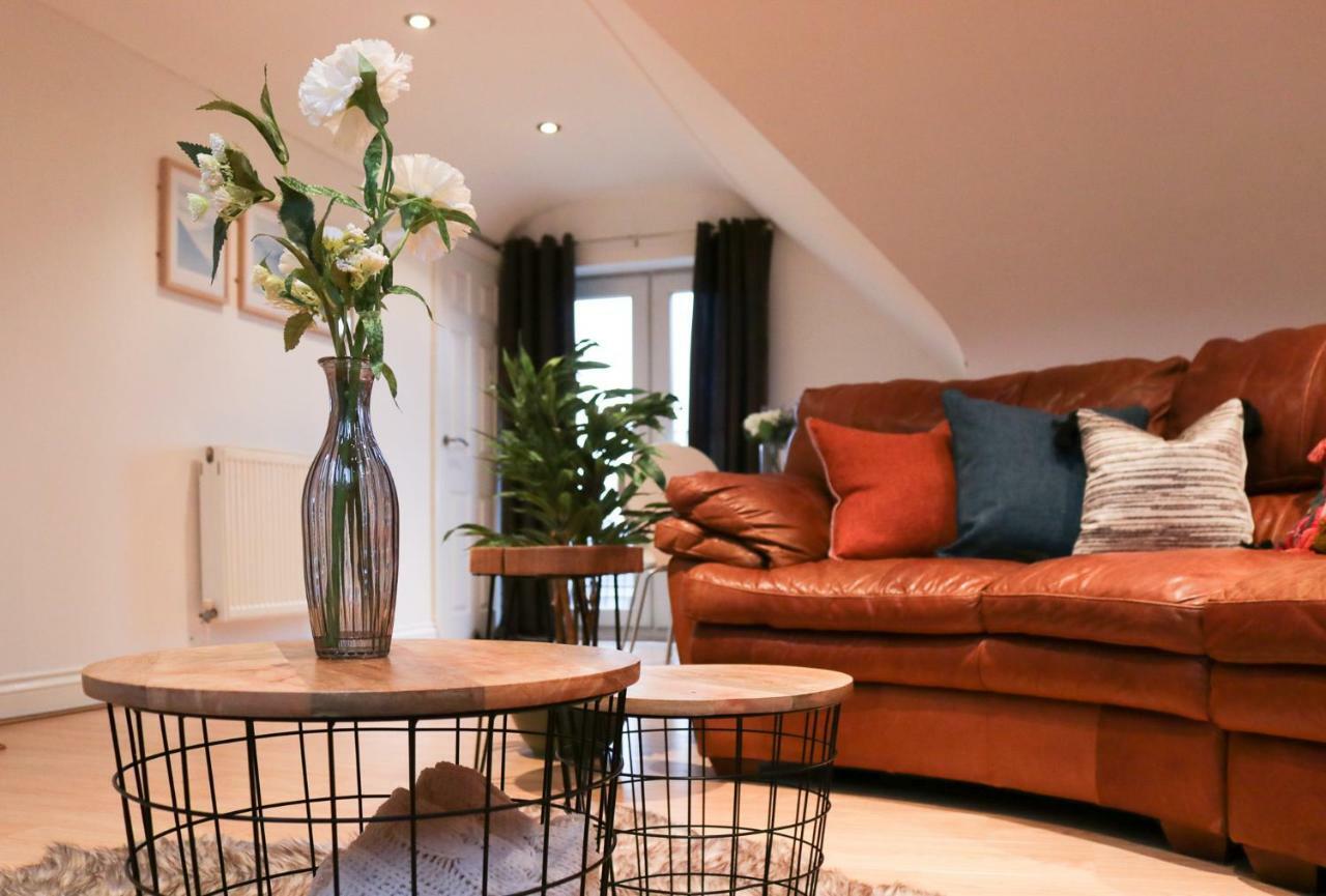 Woolton Apartment *