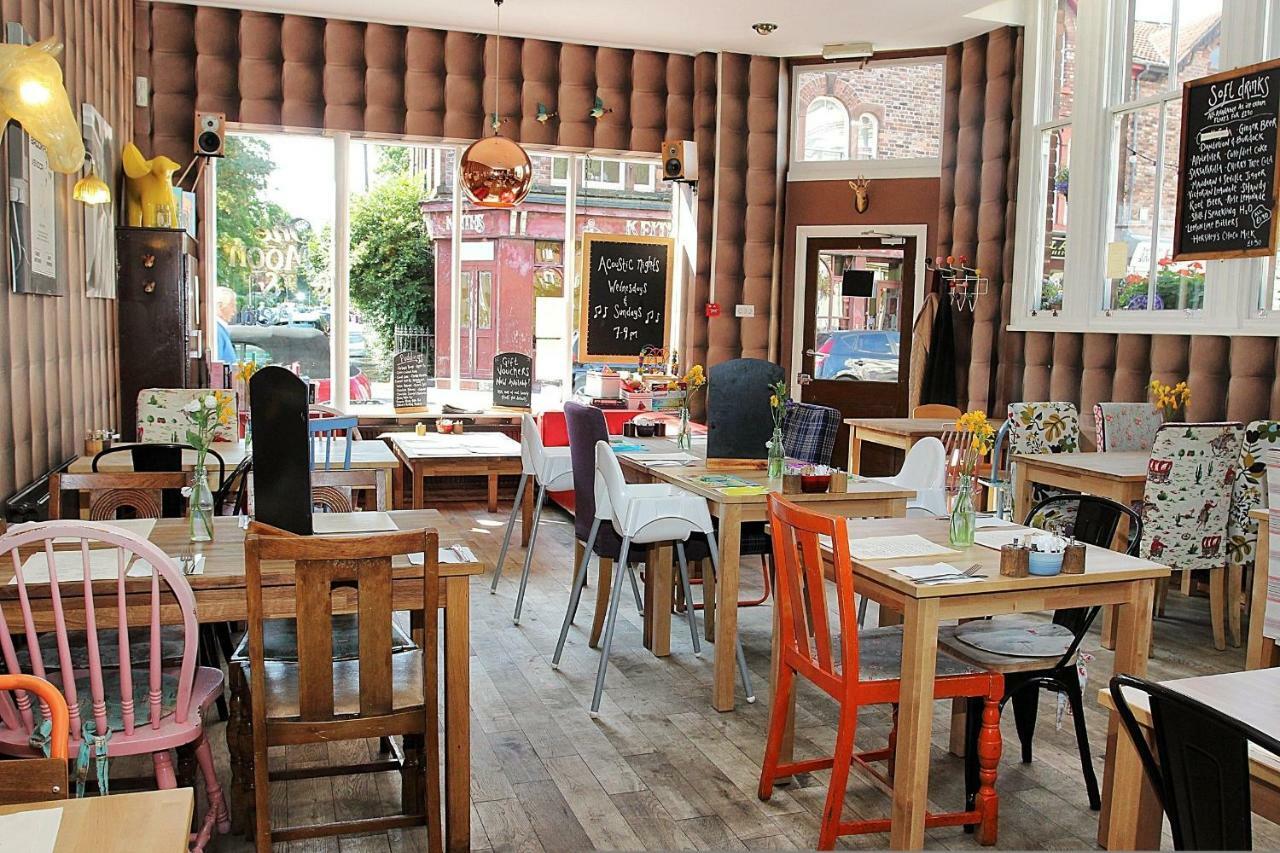 Lark Lane Guest house 2*