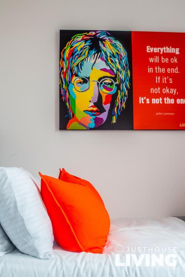 Holiday home New Spacious Modern Townhouse Free Private Parking Liverpool