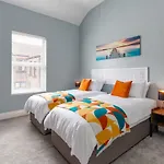 Watford House - Air Host & Stay - 3 Bedroom Period House