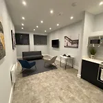 Kempston Suites Liverpool Apartment 8