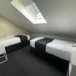 Mays Apartments - 102 Mill Street, Free Parking, 2 Minute Walk To Baltic Market And City Centre - Apartments Sleep 1-10 Guests