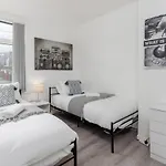 Air Host And Stay - Grafton House Amazing View Sleeps 6 Free Parking