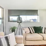 Host Liverpool - Elegant Central Apartment