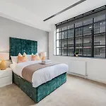 Host & Stay - Manhattan House 8