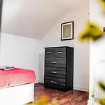 Laid-Back Midtown Retreat