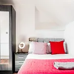 Laid-Back Midtown Retreat