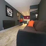 Liverpool City Centre Apartment Sleeps 4, Free Parking