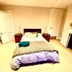 Luxury Georgian Townhouse - Central Liverpool Location