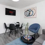 Newly Renovated Apartments In Liverpool - Extended Stay