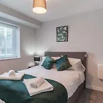 Fantastic 1 Bedroom Apartment In Liverpool