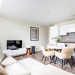 Stunning Waterfront View Apartment By Bold Apartments