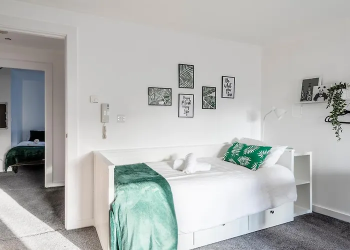 Air Host And Stay - Argyle Apartment Sleeps 4 City Centre