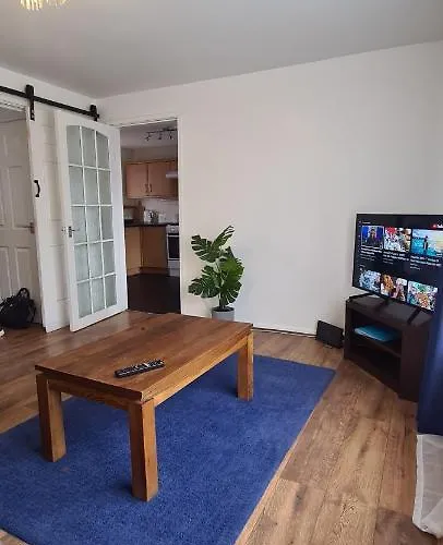 Lovely House 6 Mins Drive To Town Sleeps 1 To 6