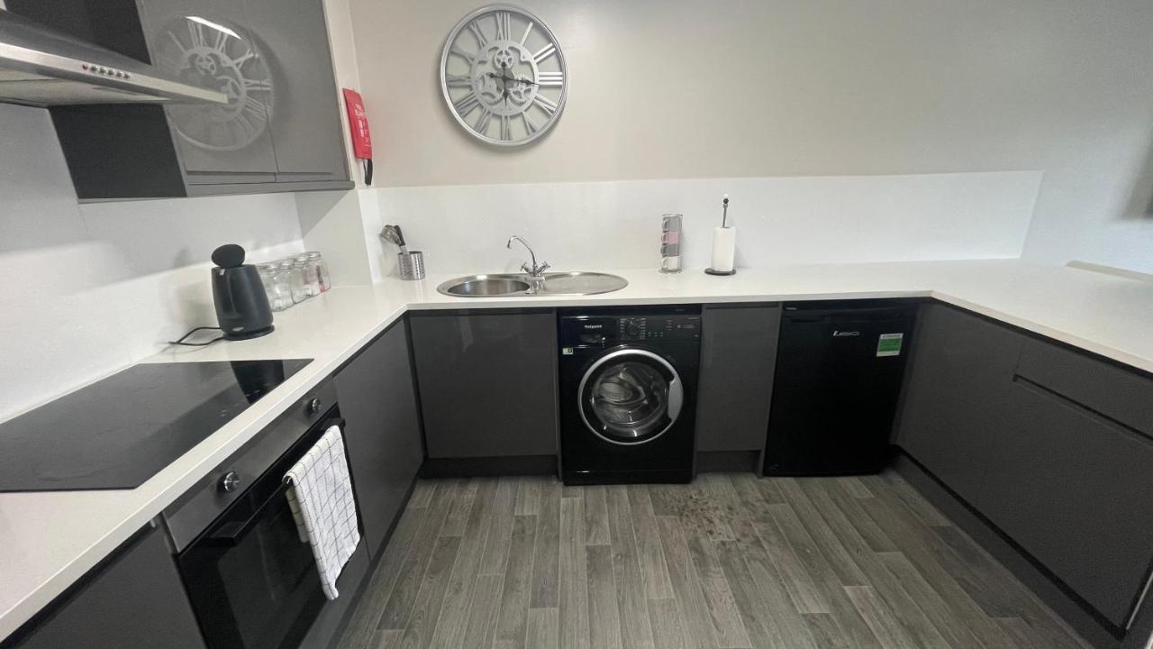 Mays Apartments: Centre Convenience With Free Parking Aparthotel 3*