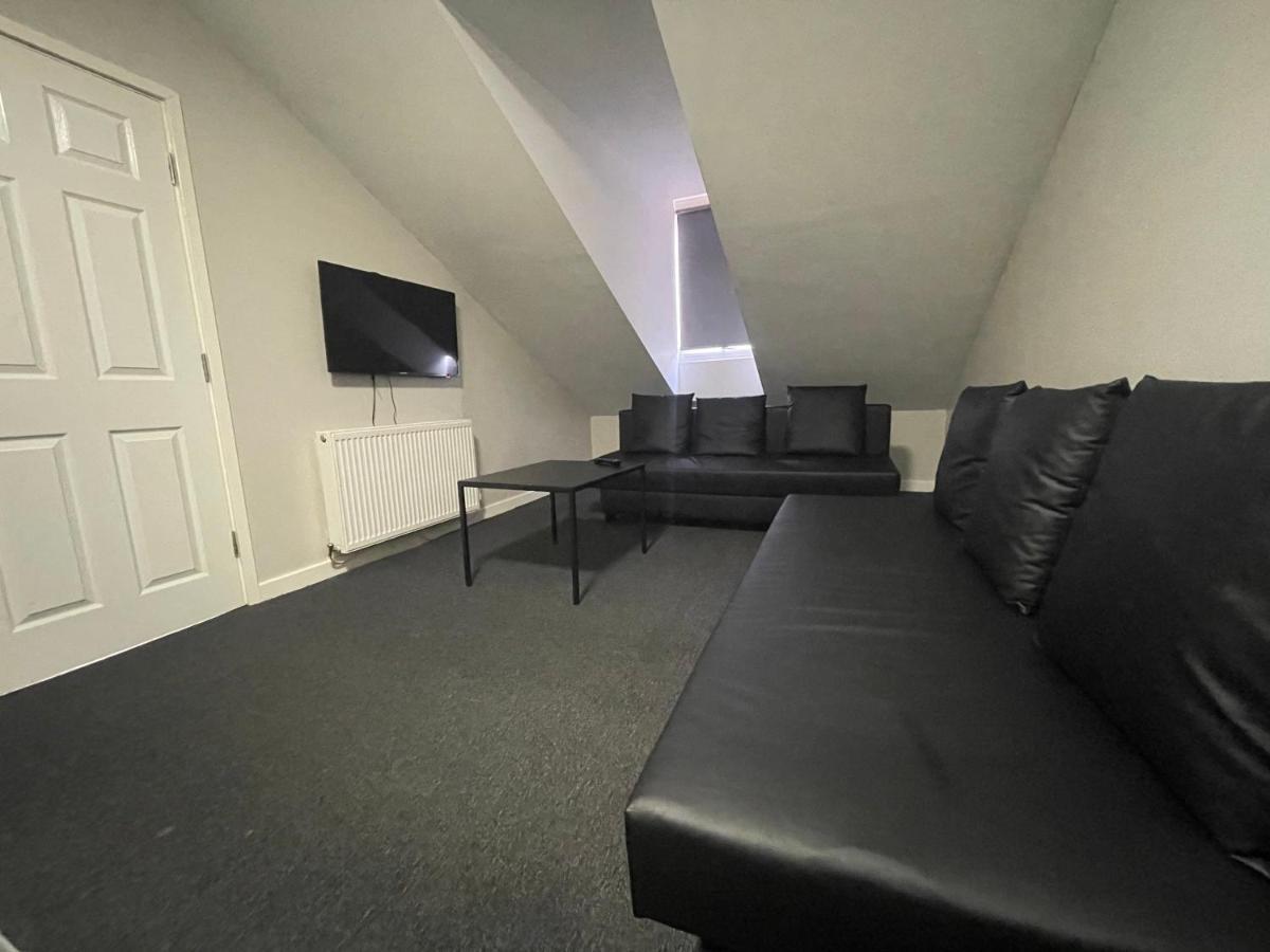 Mays Apartments: Centre Convenience With Free Parking Liverpool