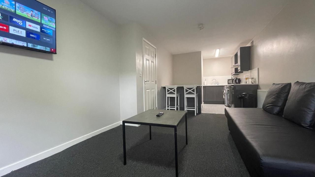 Mays Apartments: Centre Convenience With Free Parking Aparthotel 3*