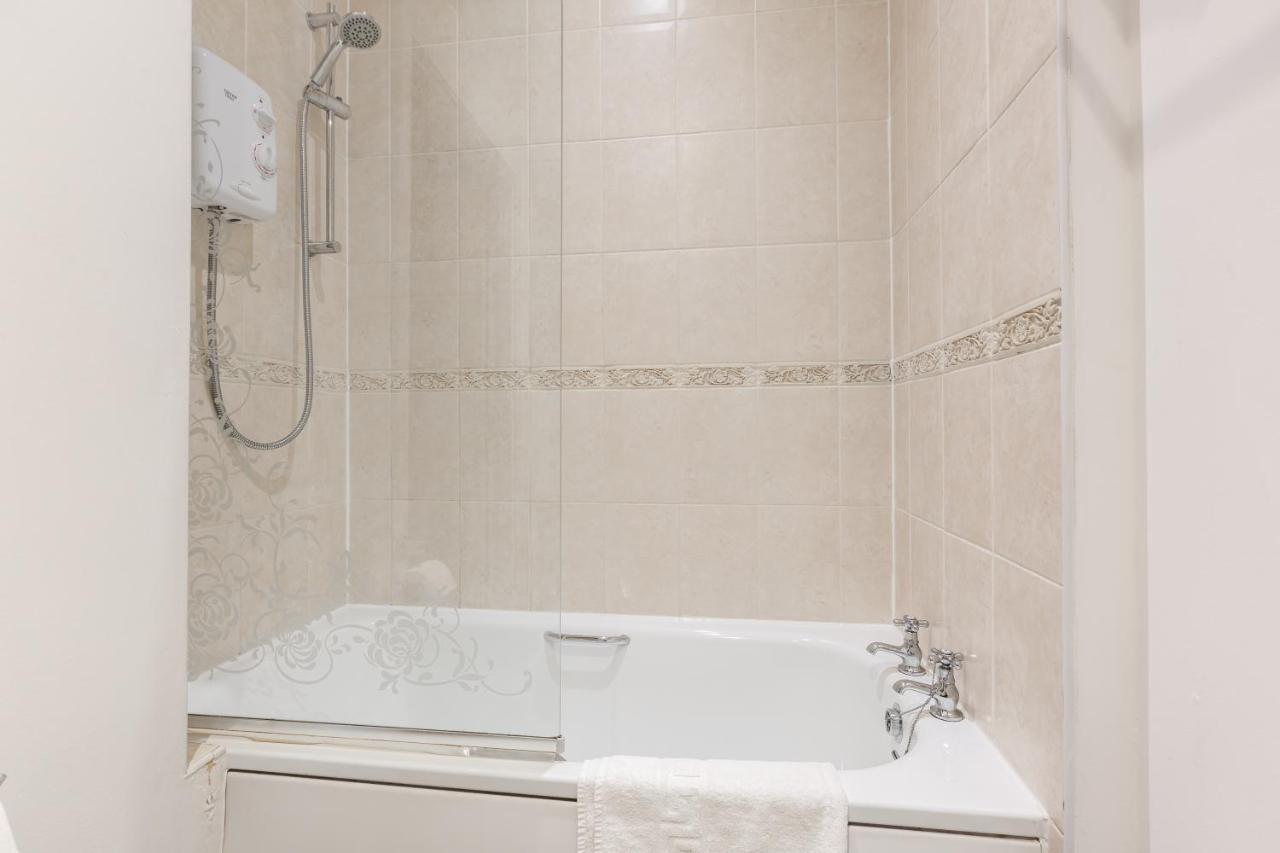 Centre - East Village Apartment *
