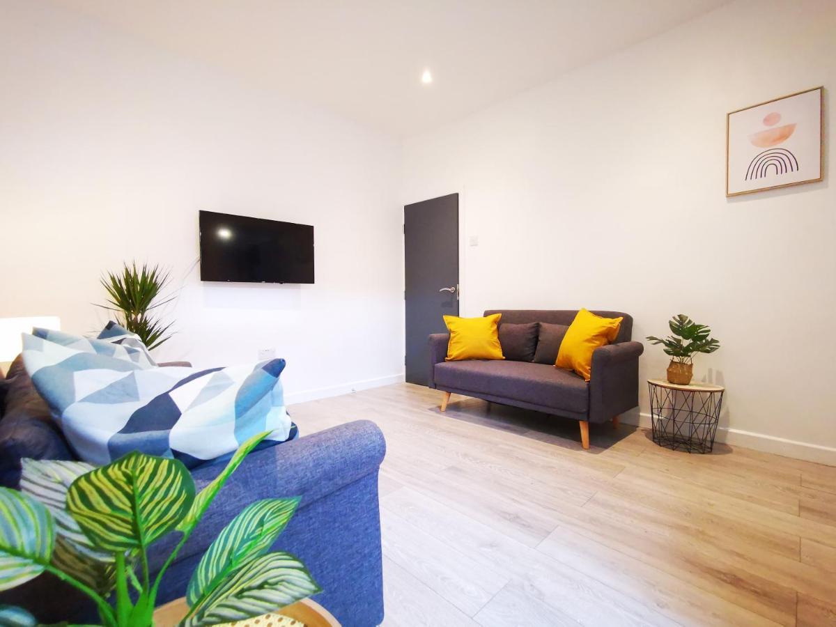 Spacious Townhouse 5 Mins To Centre With Free Parking * Liverpool