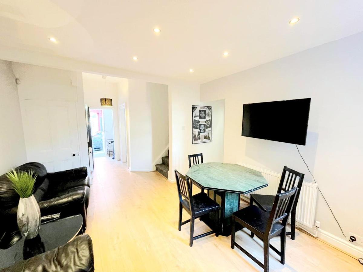 *new* Grant 7 Bed House Steps Away From Stadium *