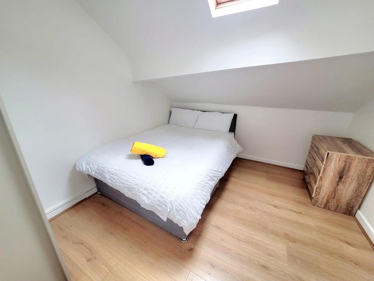 *new* Grant 7 Bed House Steps Away From Stadium *