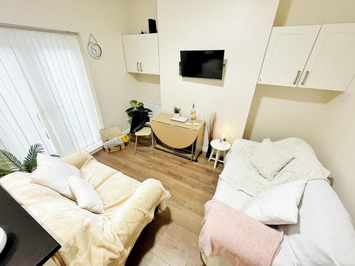 Holiday home 5 Bedroom, Sleeps 9 - Base To Explore And Beyond *