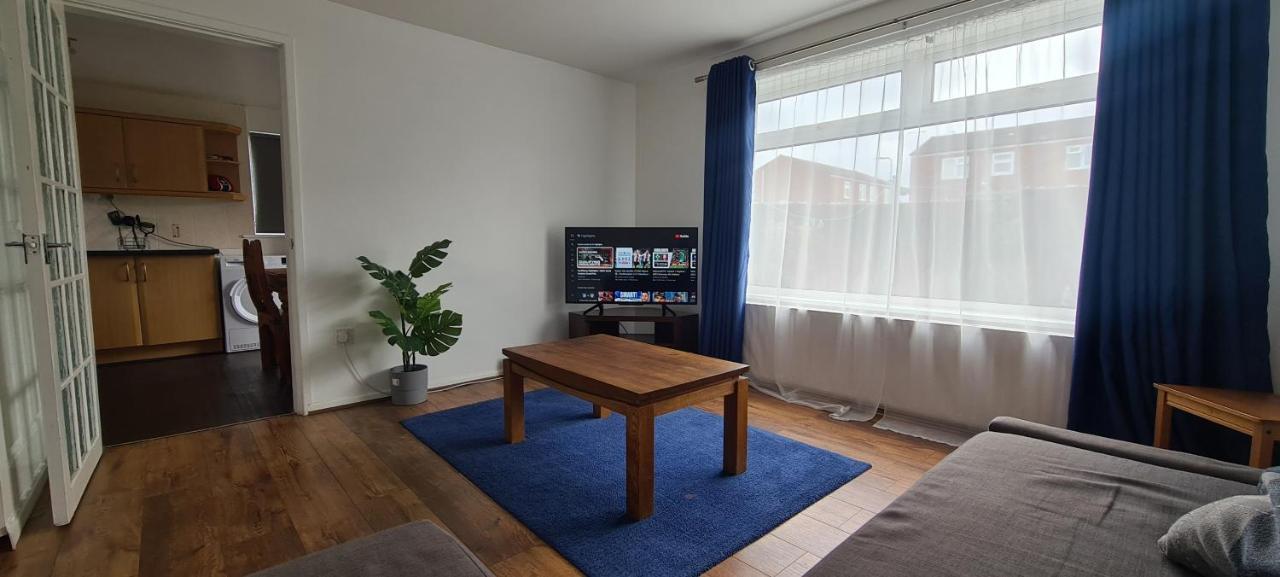 Lovely House 6 Mins Drive To Town Sleeps 1 To 6 Liverpool