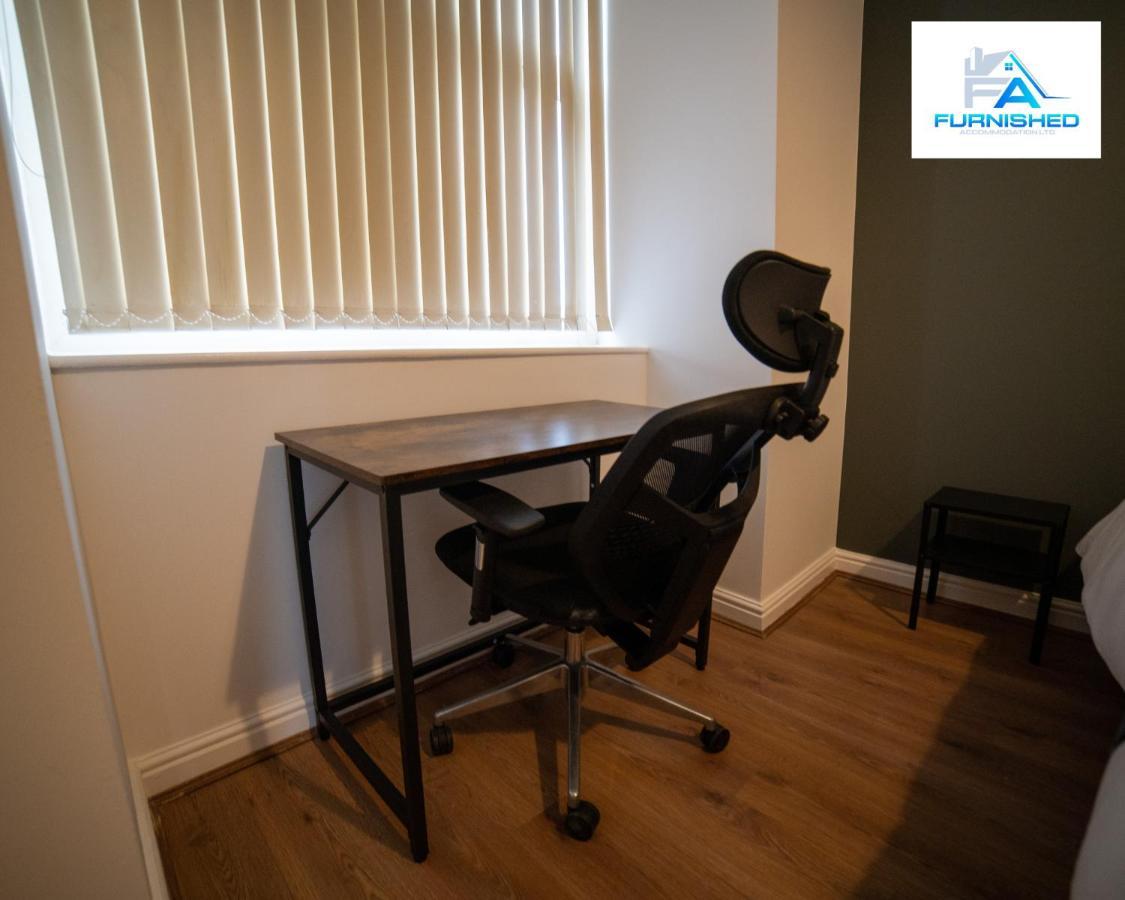 Contractor By Furnished - Free Parking * Liverpool
