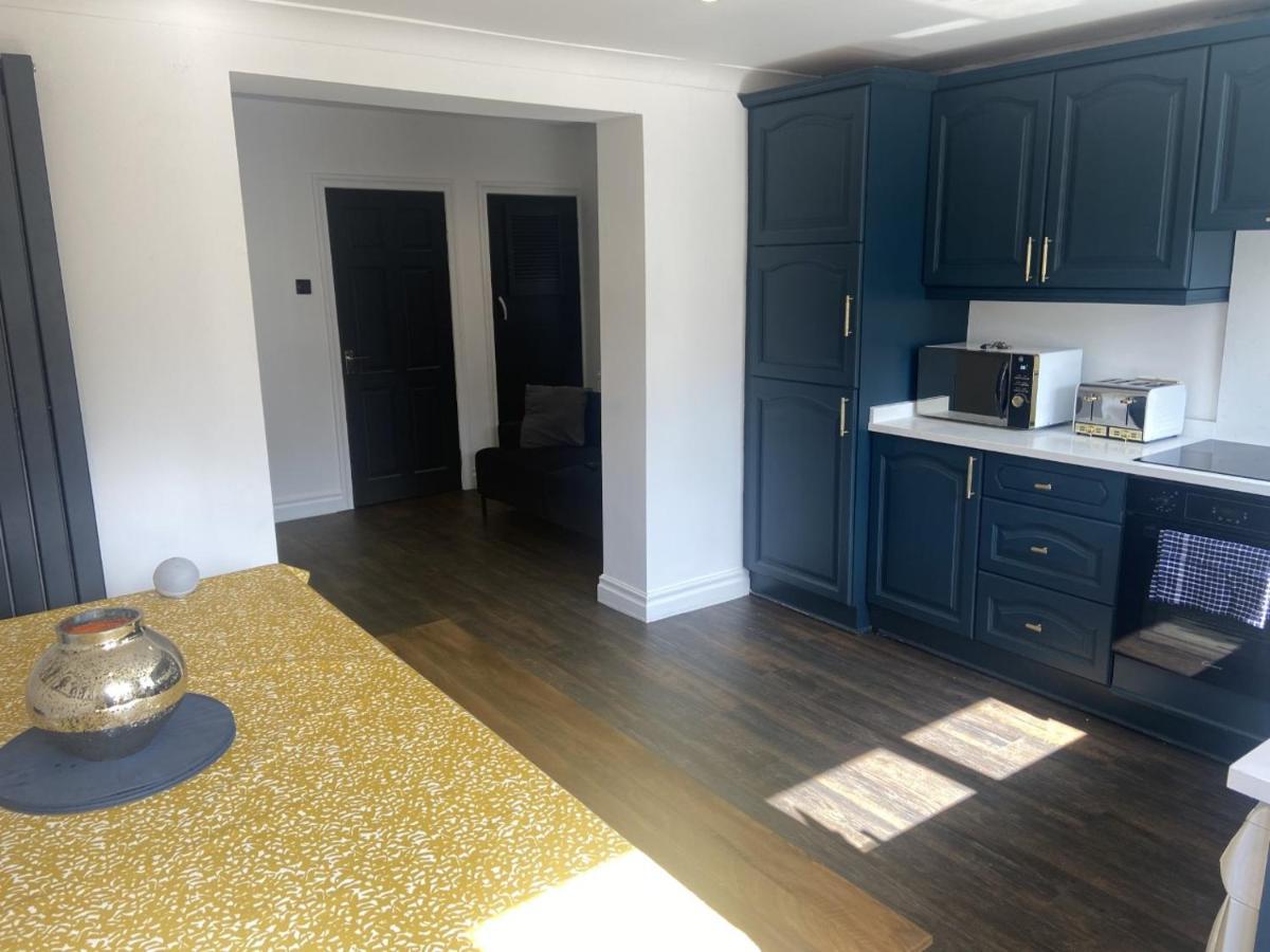 Lovely 2 Bed Full House By The * Liverpool