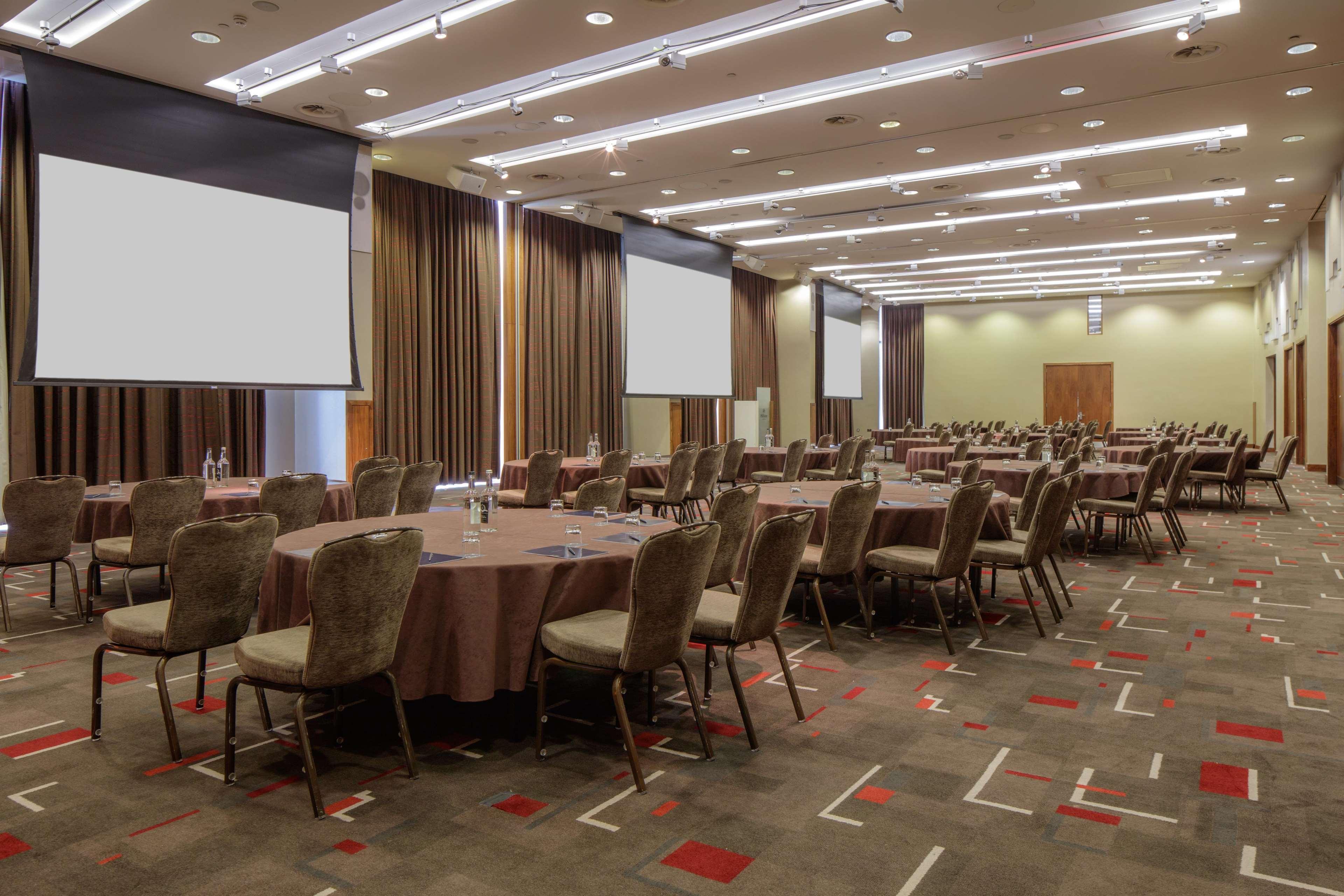 Hilton Centre Hotel 4*