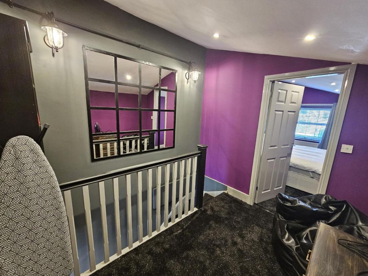 Centre Sleeps 4, Free Parking Apartment