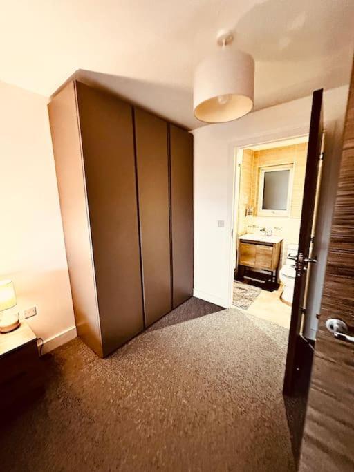 Luxury Central 2-bedroom: Smart Comfort * Liverpool