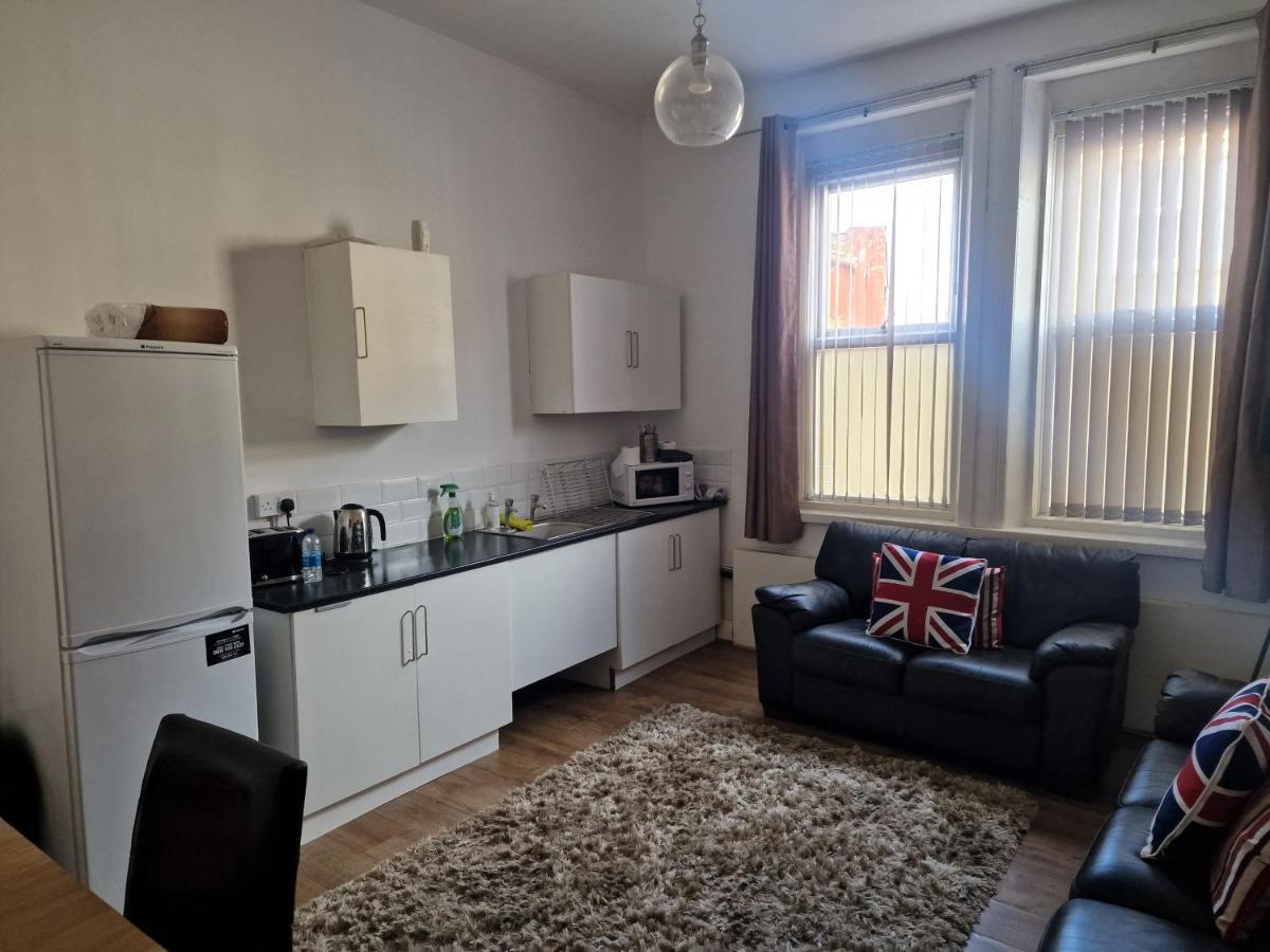 Guest house City 5 Bed House Sleeps 12 Liverpool