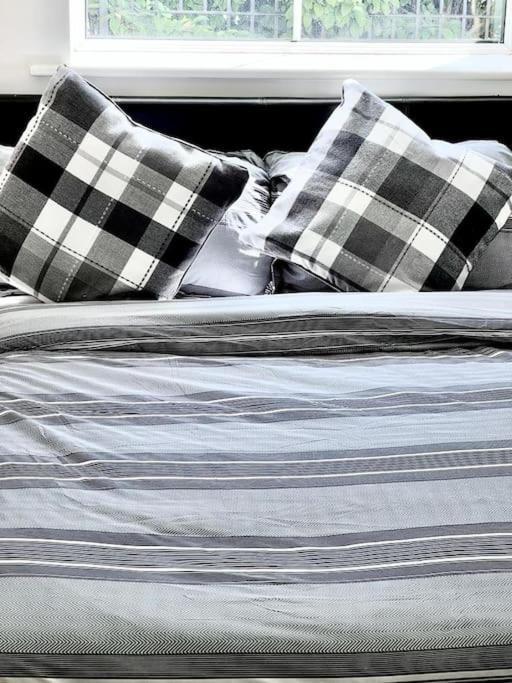 Chancellor Nr Uni/hosp/cityctr & Amenities Apartment