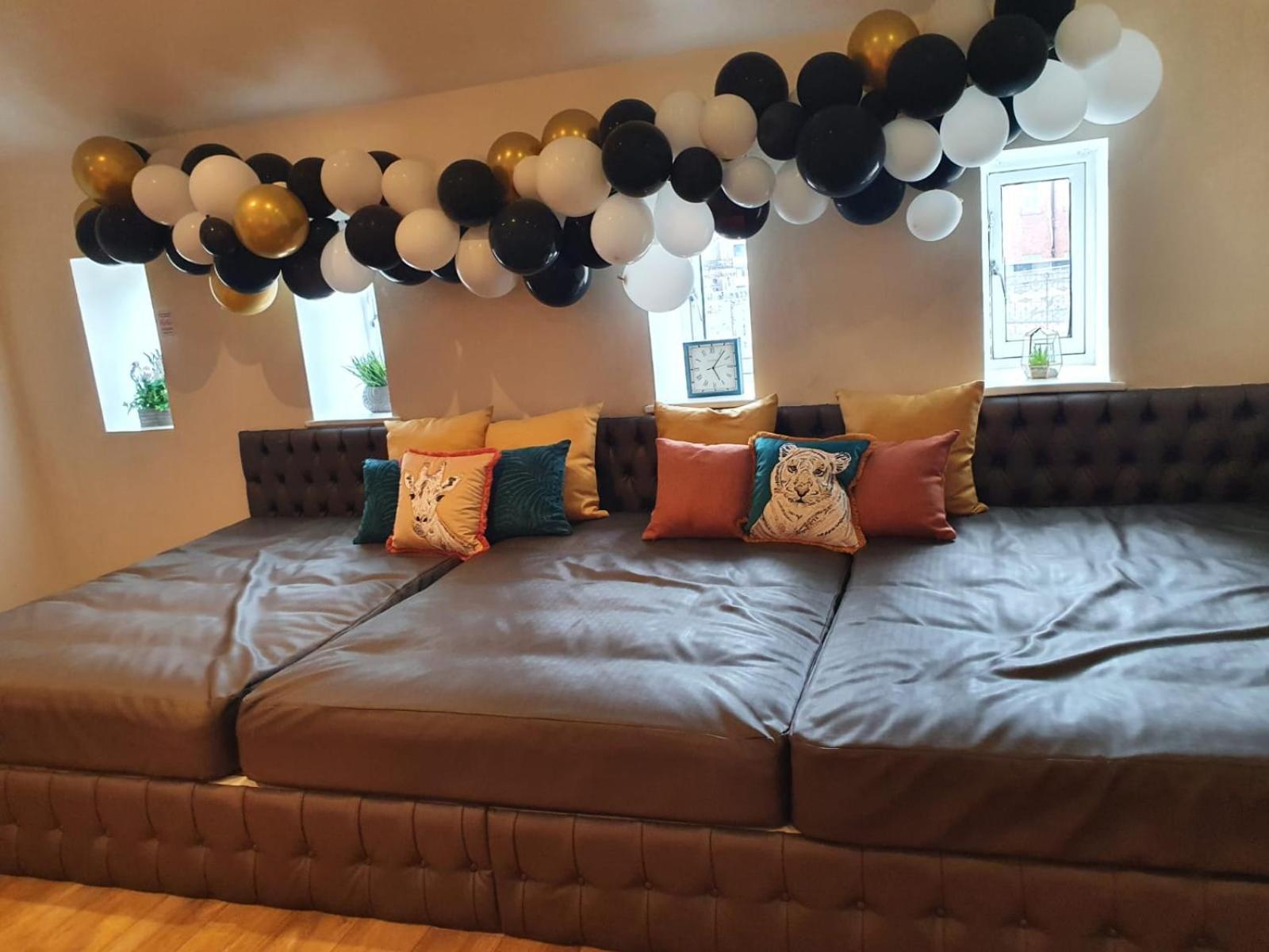 Apartment The Famous Floor Sleeps 26 And Group Acc Sleeps30 Liverpool