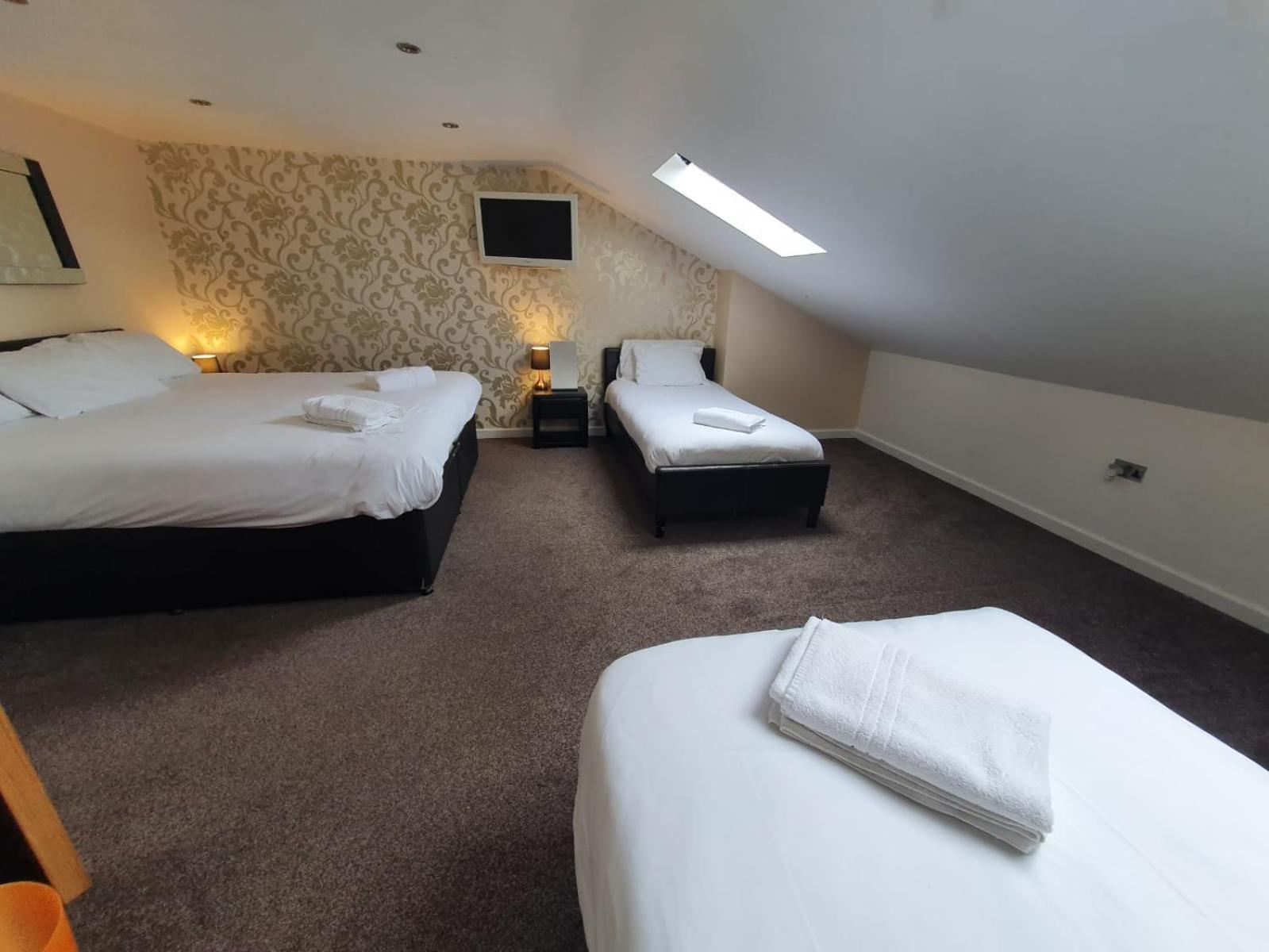 Apartment The Famous Floor Sleeps 26 And Group Acc Sleeps30 *