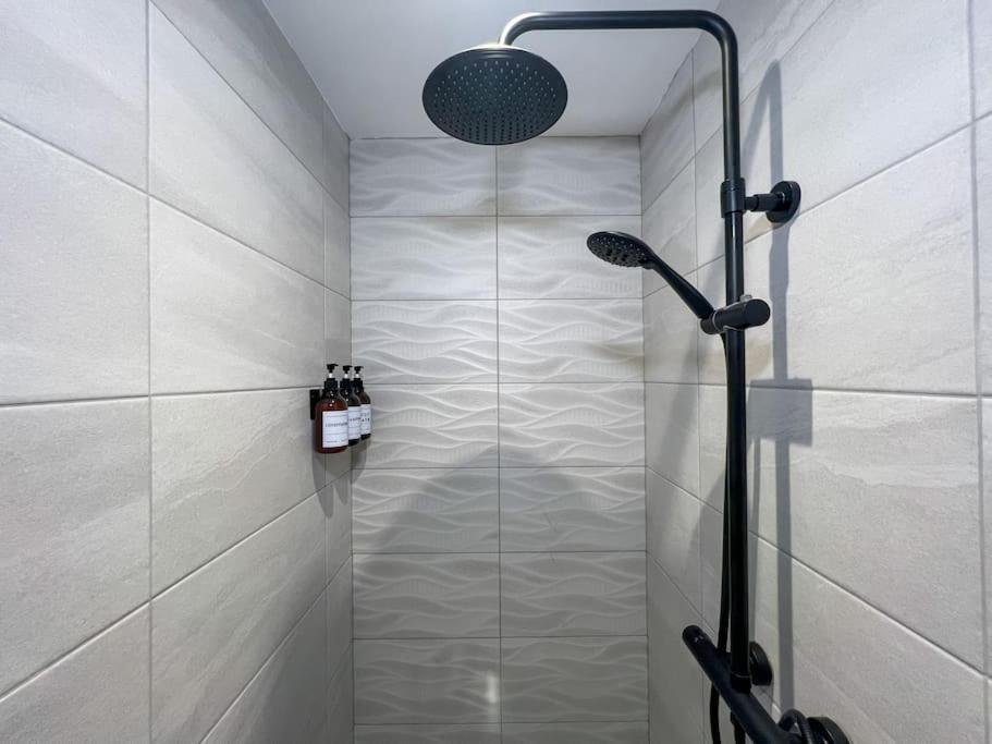 Orange Rentals-high Spec, Midnight Suite, Sleeps 4-pets Welcome! Apartment Liverpool