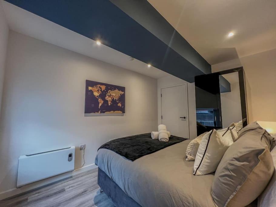 Orange Rentals-high Spec, Midnight Suite, Sleeps 4-pets Welcome! Liverpool