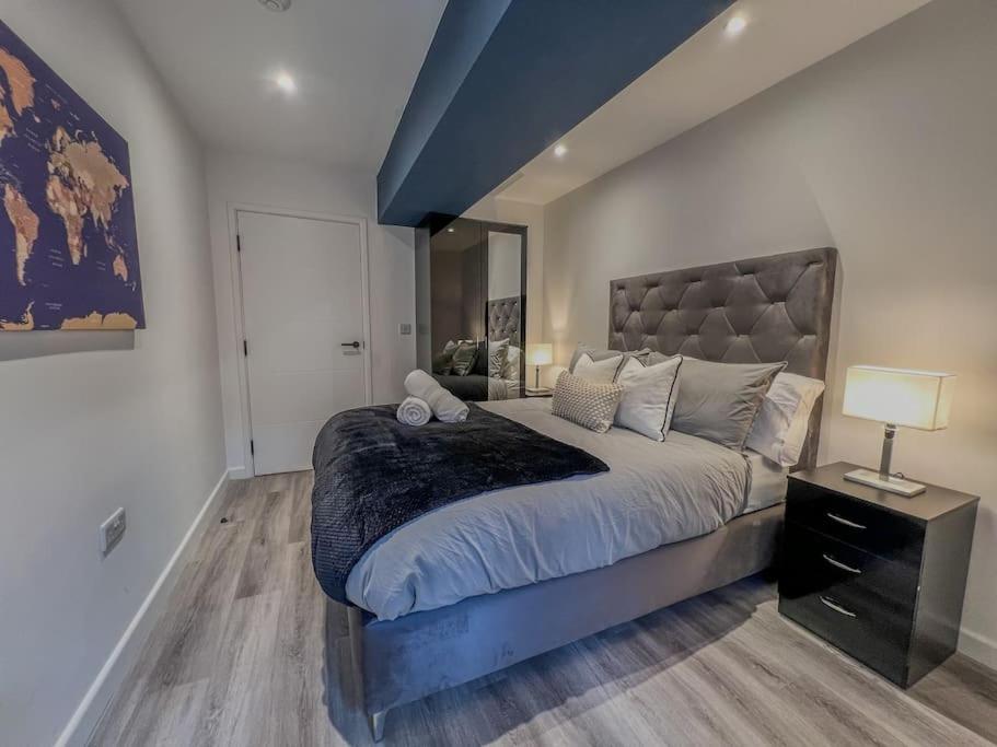 Apartment Orange Rentals-high Spec, Midnight Suite, Sleeps 4-pets Welcome!