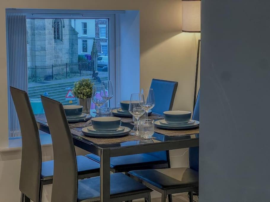 Orange Rentals-high Spec, Midnight Suite, Sleeps 4-pets Welcome! Apartment Liverpool