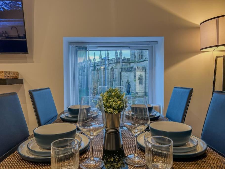 Orange Rentals-high Spec, Midnight Suite, Sleeps 4-pets Welcome!
