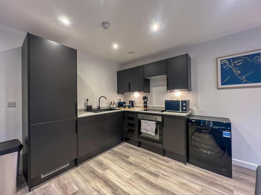 Orange Rentals-high Spec, Midnight Suite, Sleeps 4-pets Welcome! Apartment