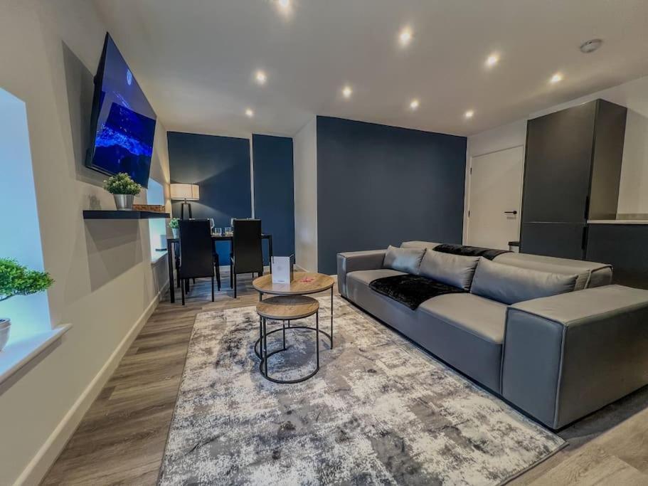 Orange Rentals-high Spec, Midnight Suite, Sleeps 4-pets Welcome! Apartment Liverpool