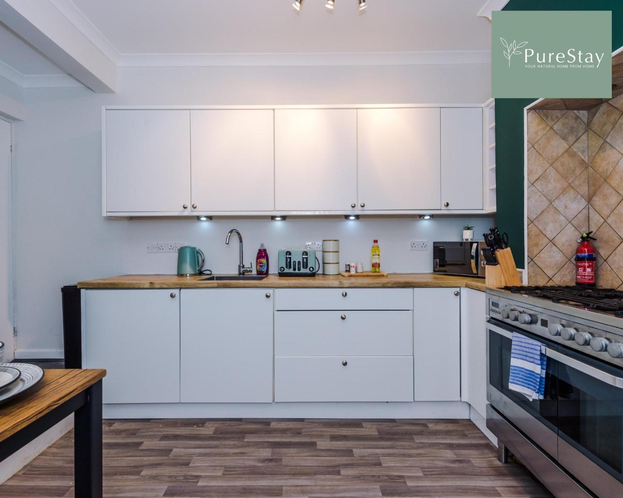 Perfect Contractor House In Liverpool With 7 Beds By Purestay - 7 Night Min Holiday home