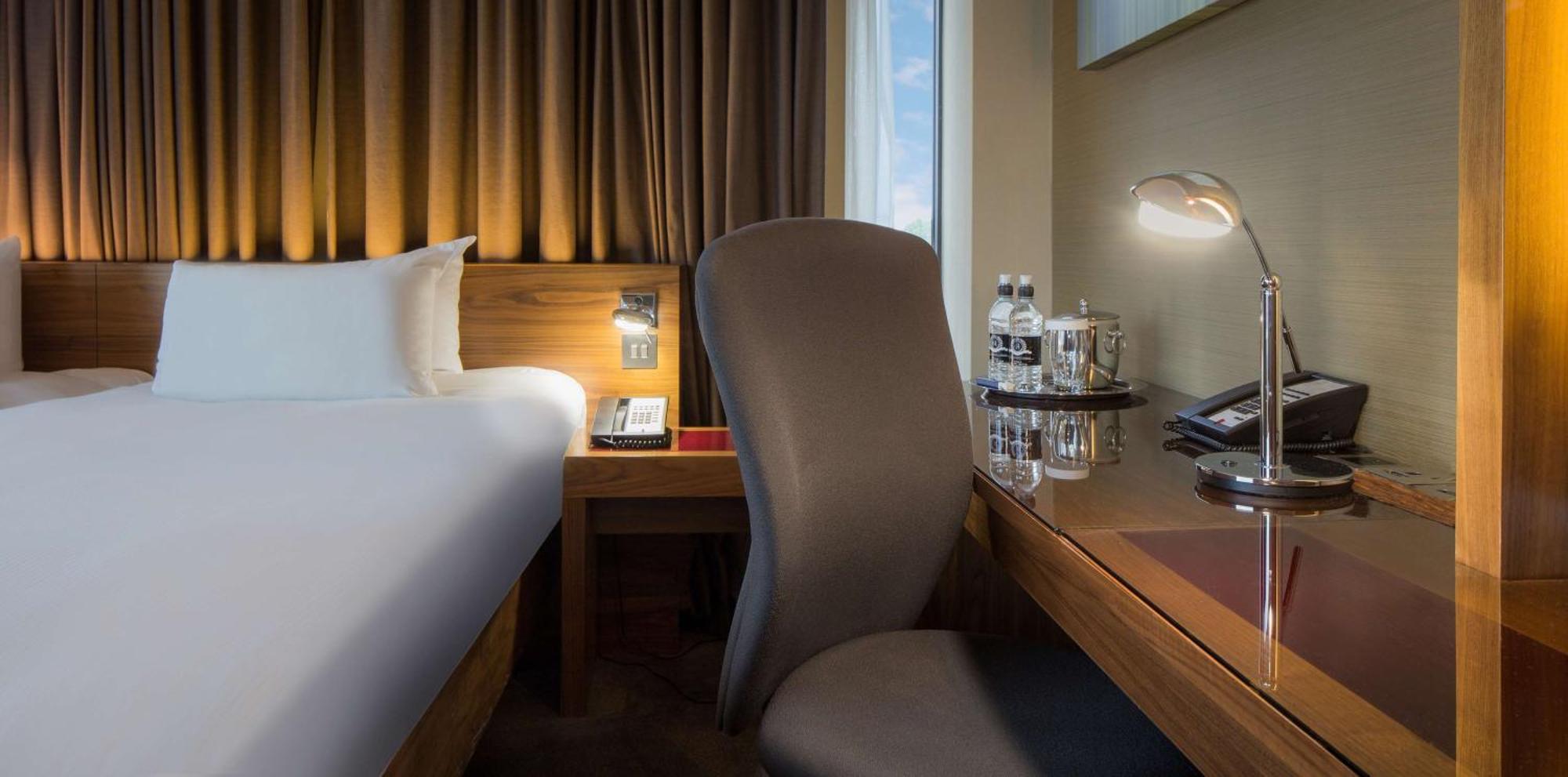 Hilton Centre Hotel 4*