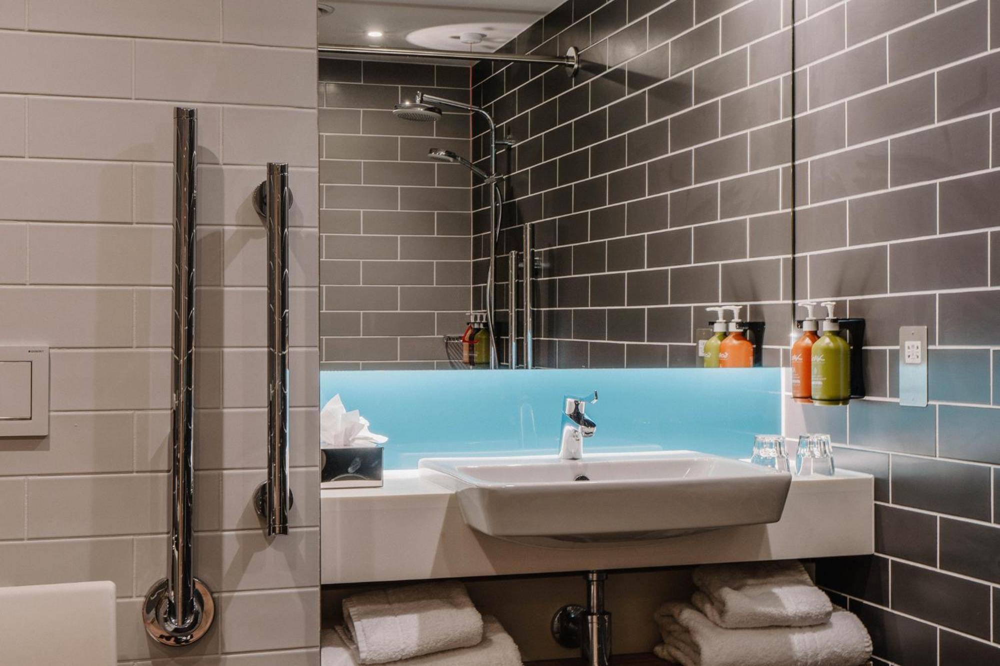 Hotel Express - By Ihg 3*